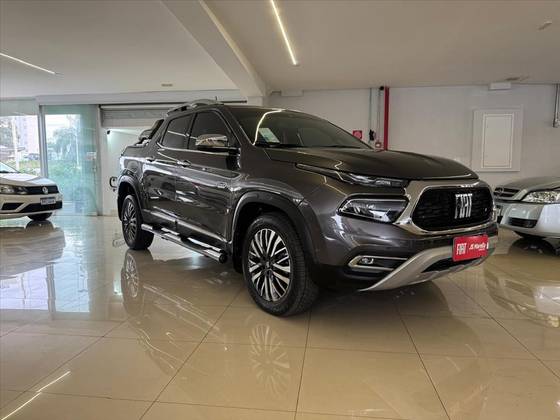 FIAT TORO 2.0 16V TURBO DIESEL RANCH 4WD AT9 FIAT TORO 2.0 16V TURBO DIESEL RANCH 4WD AT9